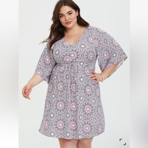 ⬇️Torrid Soft Pink and White Mandala Print Challis Dress - Picture 2 of 5